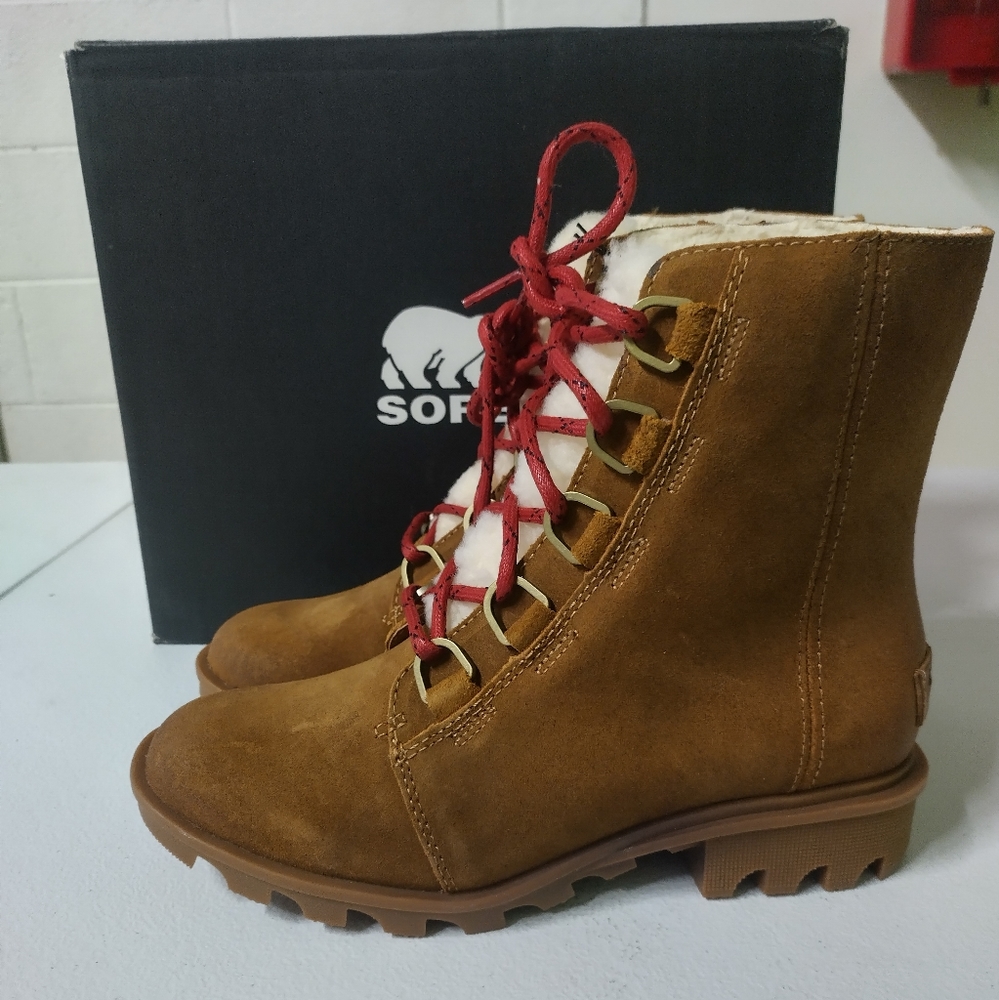 Sorel women's Phoenix short lace cozy suede sherling combat boots 6.5M